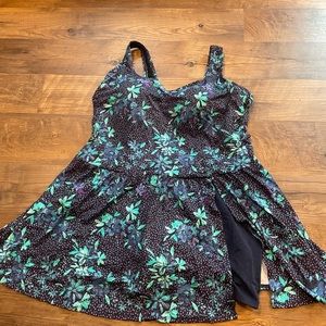 Side slit shorts swim dress with tummy control